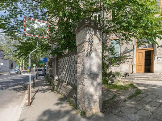 Polai Park Apartments エクステリア 写真